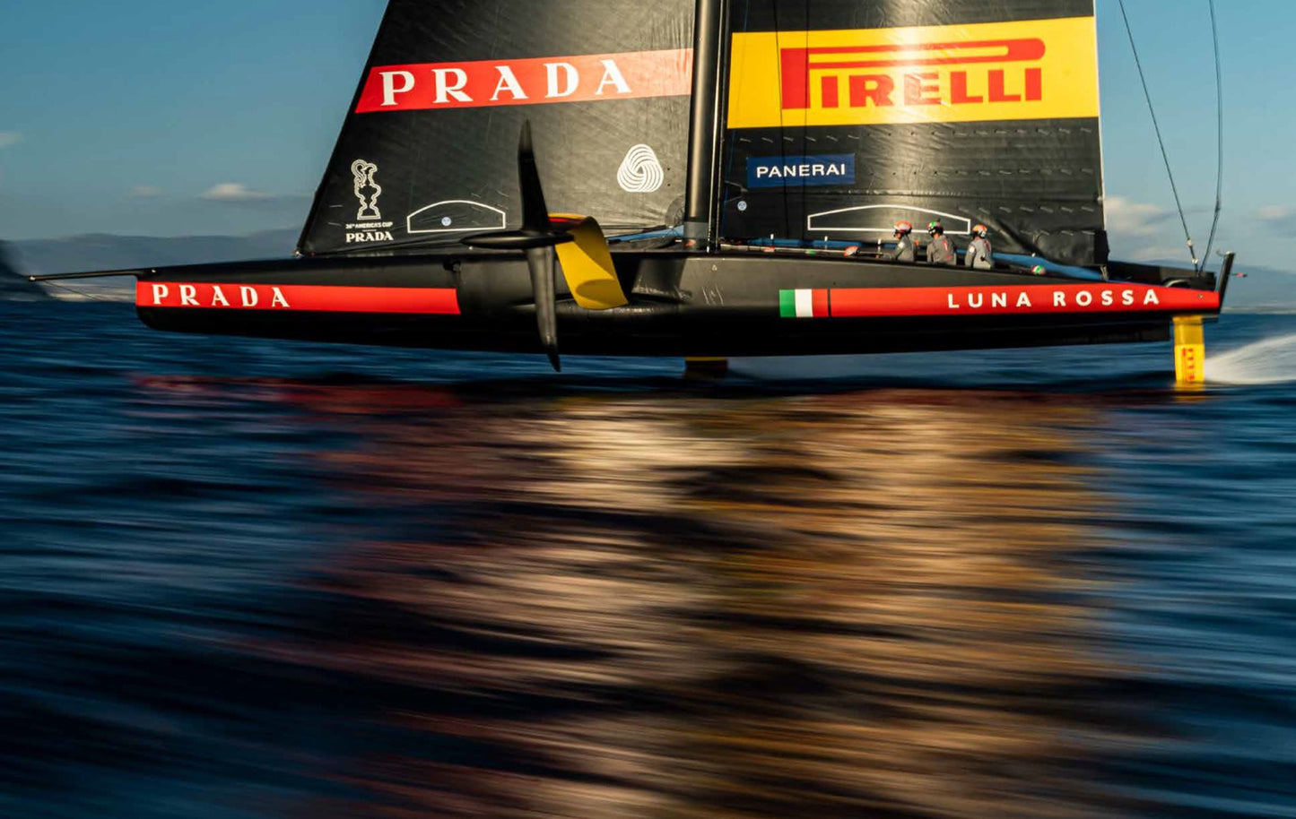 Red Moon. Illustrated edition