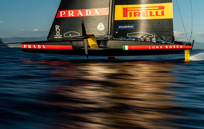 Red Moon. Illustrated edition